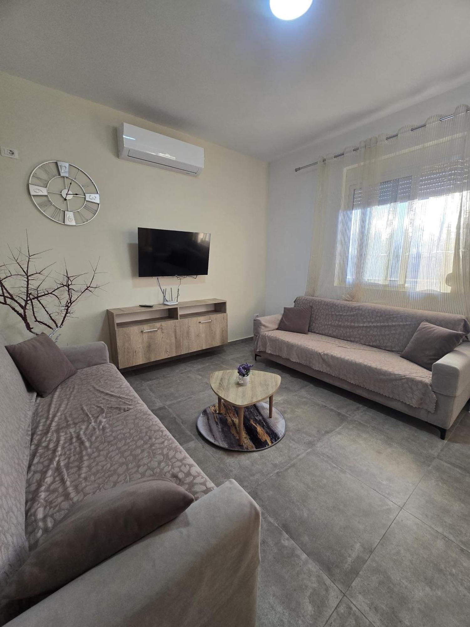 Villa Rei Baks-Rrjoll Экстерьер фото